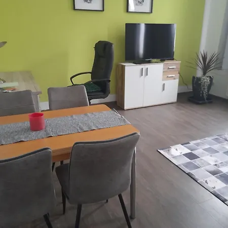 2 Raum In Der Naehe Des August Horch Museum