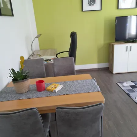 2 Raum In Der Naehe Des August Horch Museum