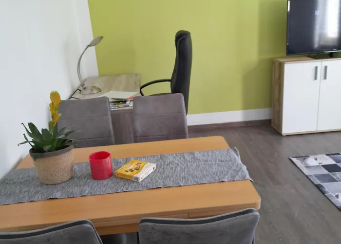 2 Raum In Der Naehe Des August Horch Museum